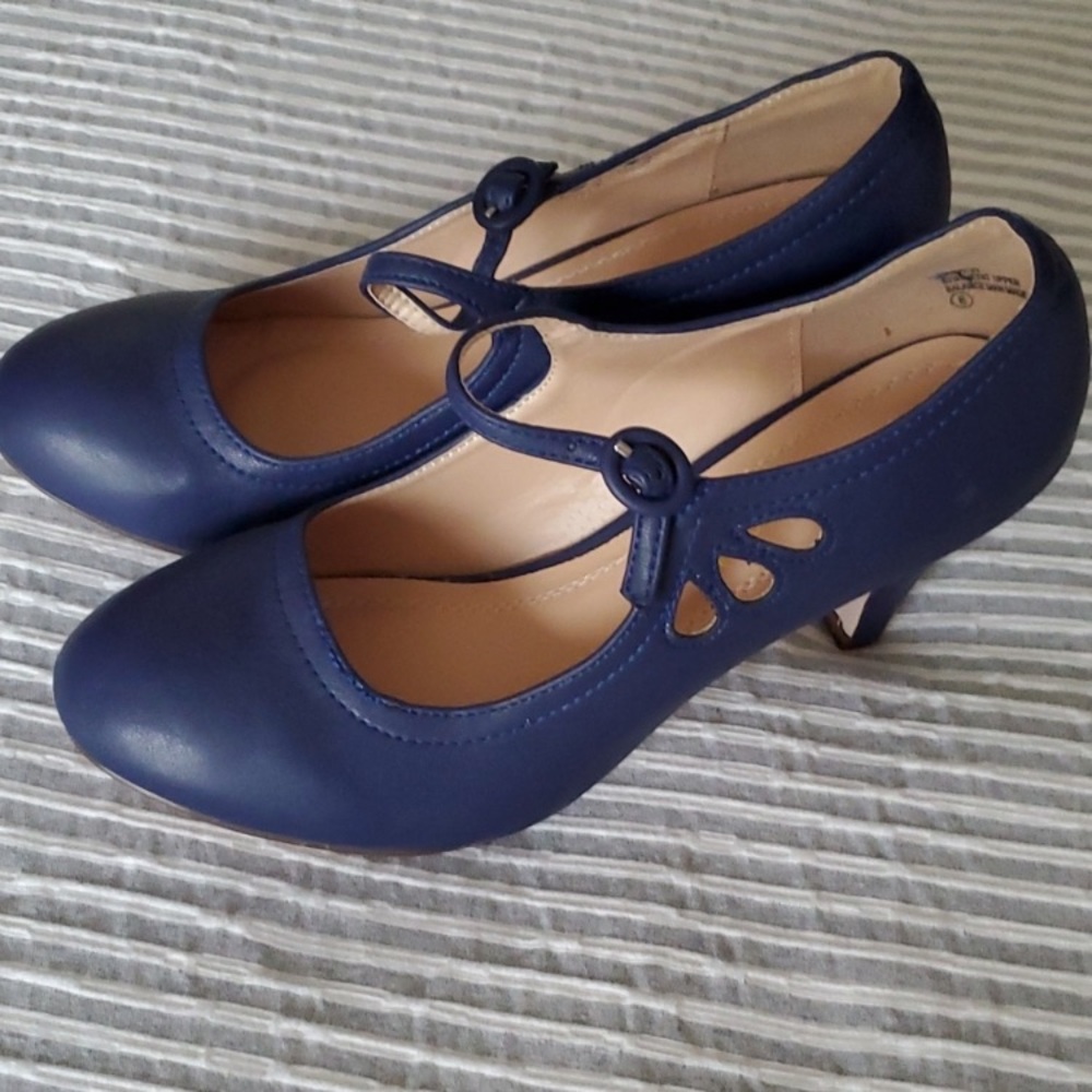 Chase + Chloe Retro Mary Jane Pumps